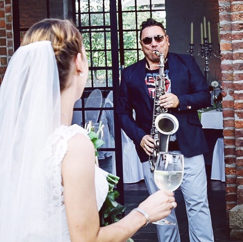 cropped-Juan-Gutierrez-auf-Instagram-„-Wedding-Affairs-im-Auftrag-der-Liebe-❤️🎷unterwegs-saxophonist-saxop...-1-1.png